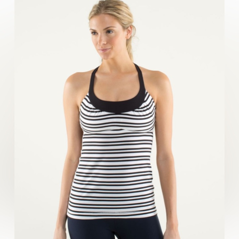 Lululemon Scoop me up tank. Size 6/8